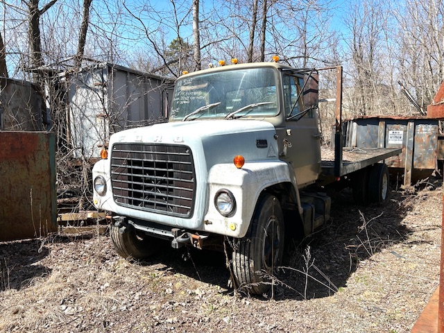 1982 FORD L7000