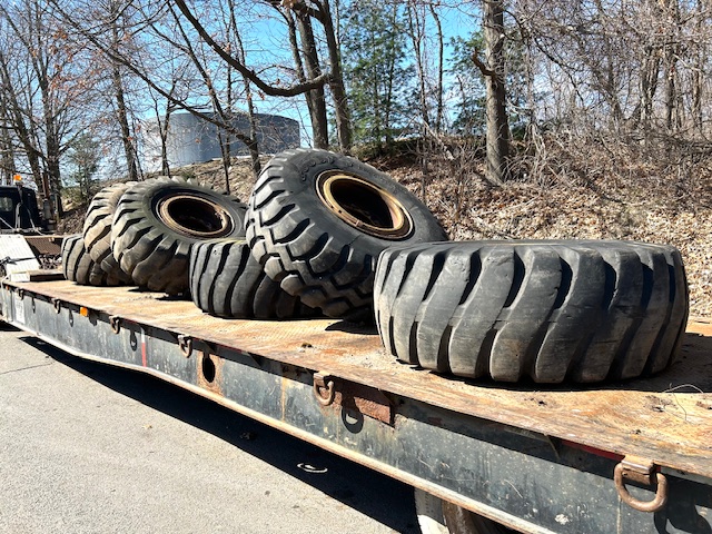 20.5 x 25 LOADER TIRES